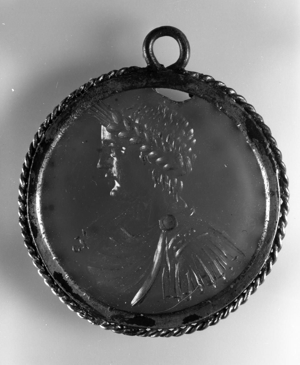 busto maschile (decorazione a intaglio) - bottega italiana (?) (secc. XVI/ XVII)