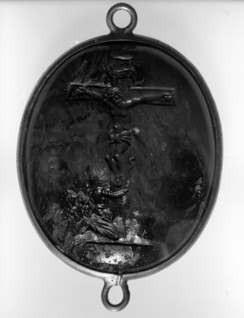 crocifissione (decorazione a intaglio) - bottega Italia settentrionale (seconda metà sec. XVI)