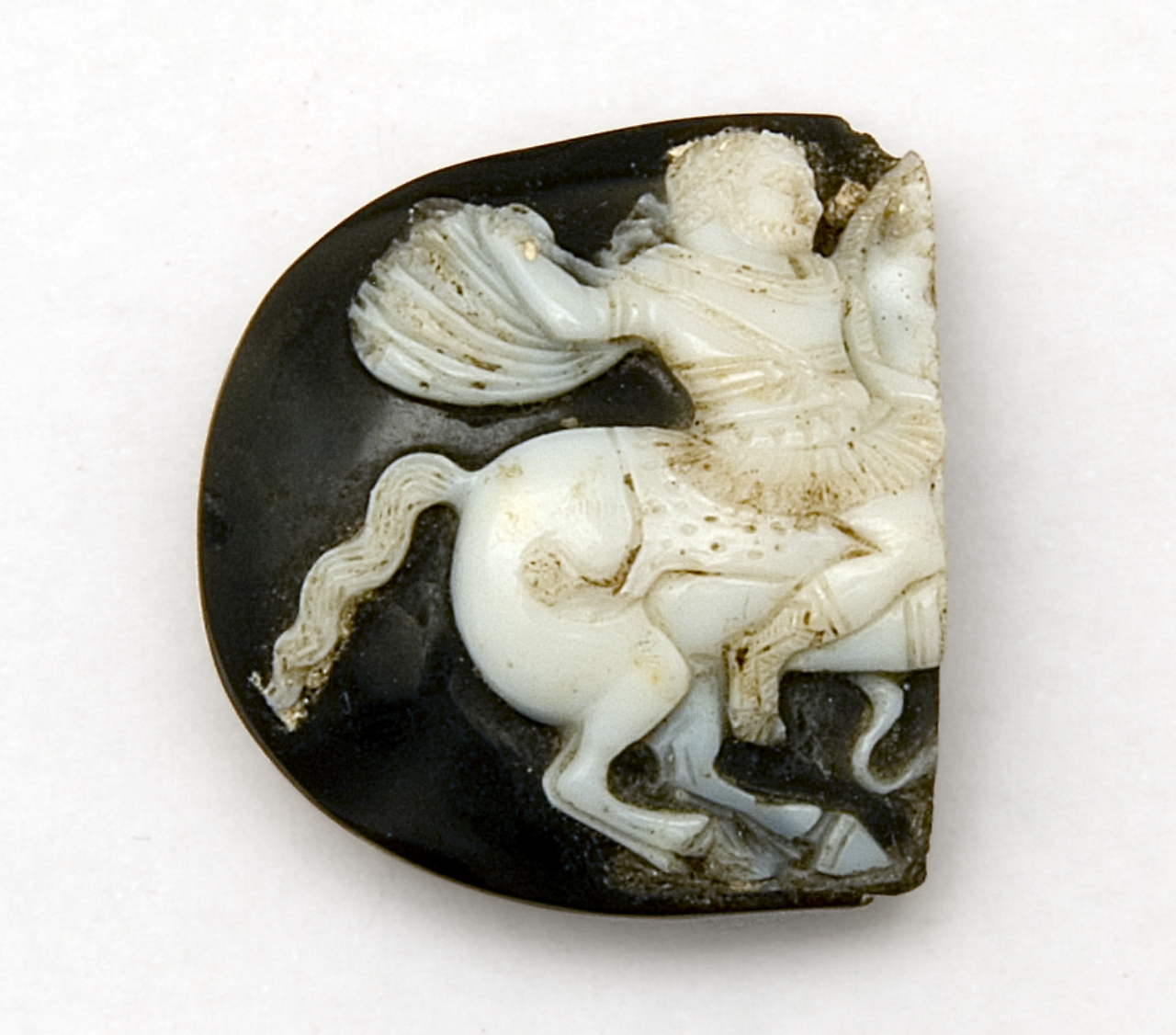 imperatore a cavallo (cammeo, frammento) - bottega romana (sec. III)