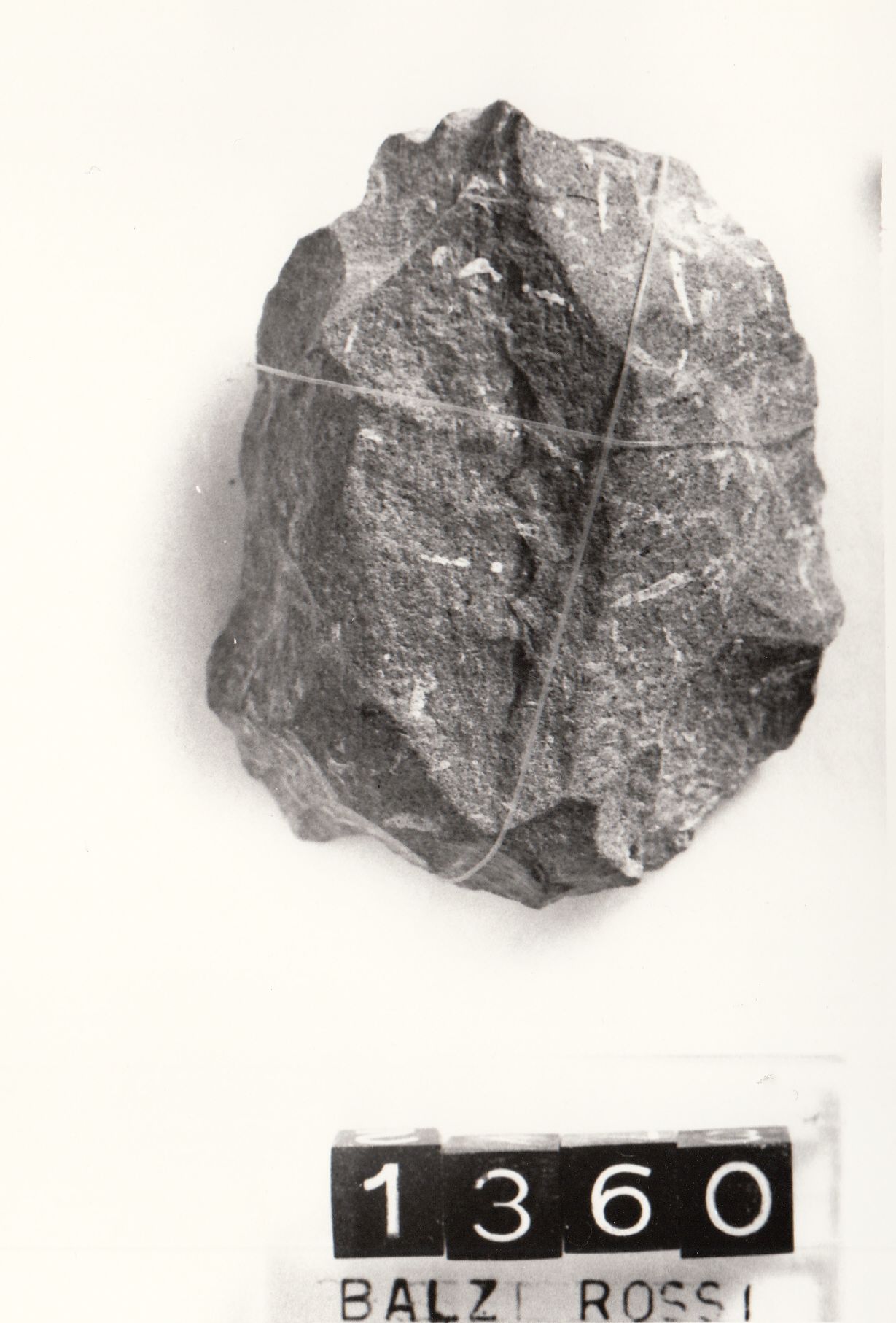 grattatoio, su estremità e raschiatoio laterale dritto (Paleolitico medio)