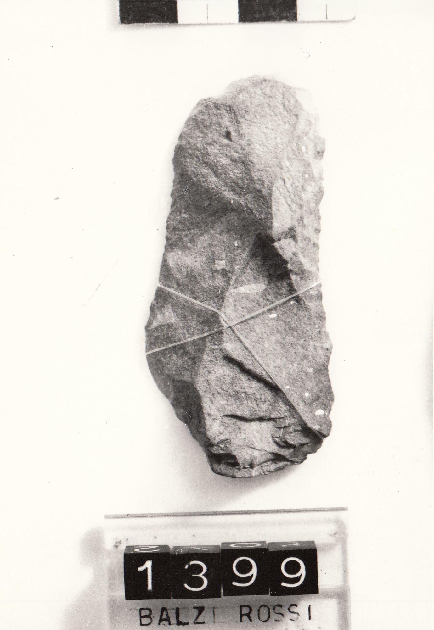 grattatoio, su estremità più raschiatoio laterale dritto (Paleolitico medio)