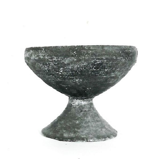 coppa/ su piede - produzione etrusca (VI a.C)