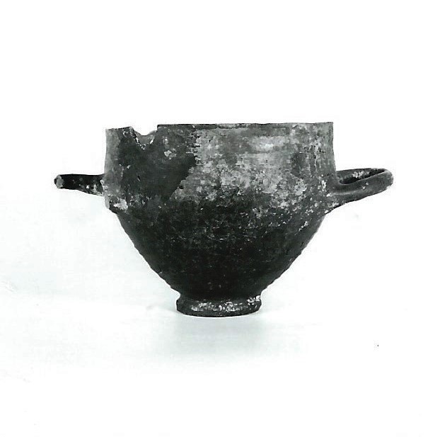 skyphos - produzione etrusca (fine/ inizio VII-VI a.C)