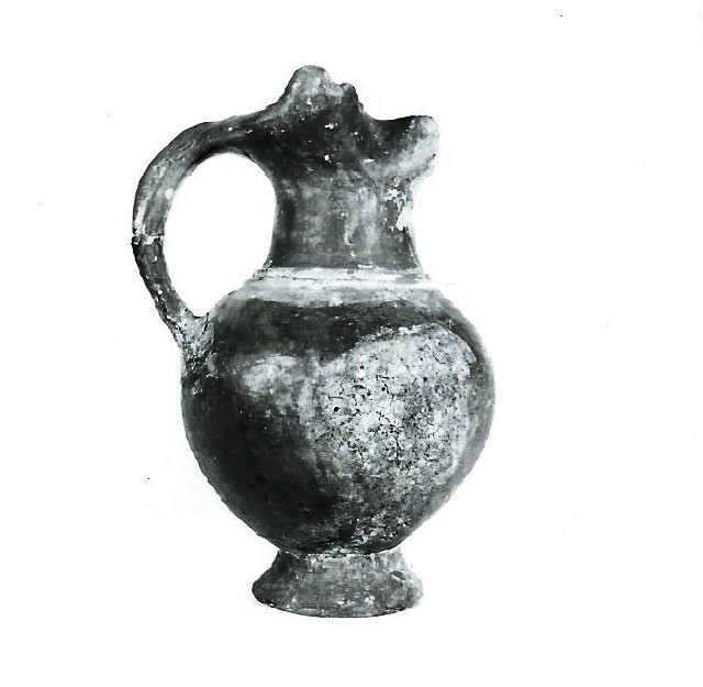 oinochoe/ a bocca trilobata (prima metà VI a.C)