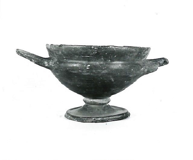 kylix - produzione etrusca (fine/ inizio VII-VI a.C)