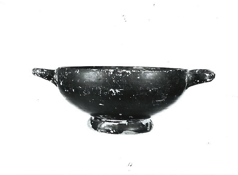 kylix, Pasquinucci 82 - produzione aretina Morel tipo D (inizio/ metà III-II a.C)
