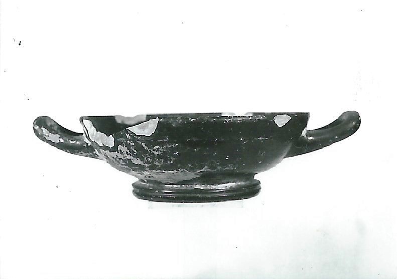 kylix - produzione attica (IV a.C)