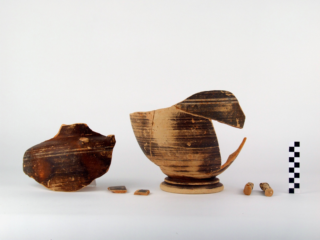 Cratere a colonnette - produzione messapica (Sec. V a.C)