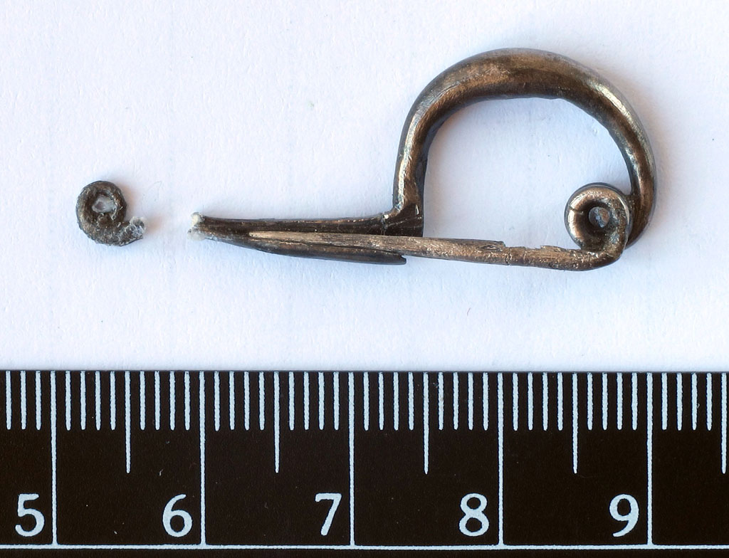 fibula/ ad arco semplice (secc. VI/ IV a.C)