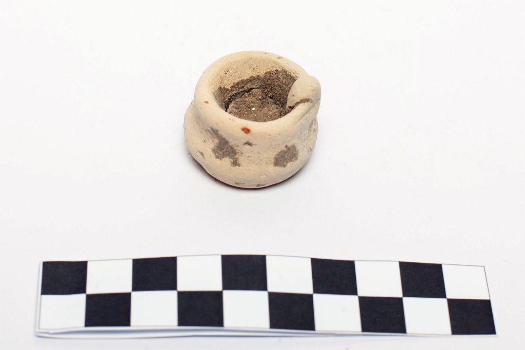 vasetto miniaturistico - ambito magno-greco (secc. V/ IV a.C)