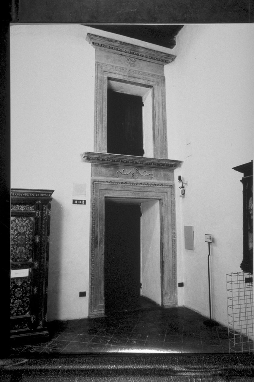 stemma gentilizio di Federico da Montefeltro, emblema di Federico da Montefeltro (ermellino) (mostra, insieme) - bottega Italia centrale (seconda metà sec. XV)