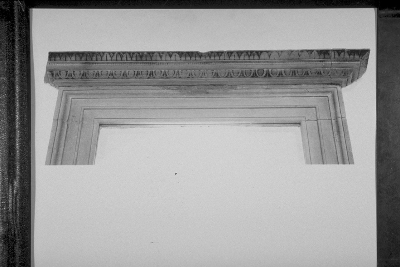 motivi decorativi (architrave, elemento d'insieme) - bottega Italia centrale (seconda metà sec. XV)