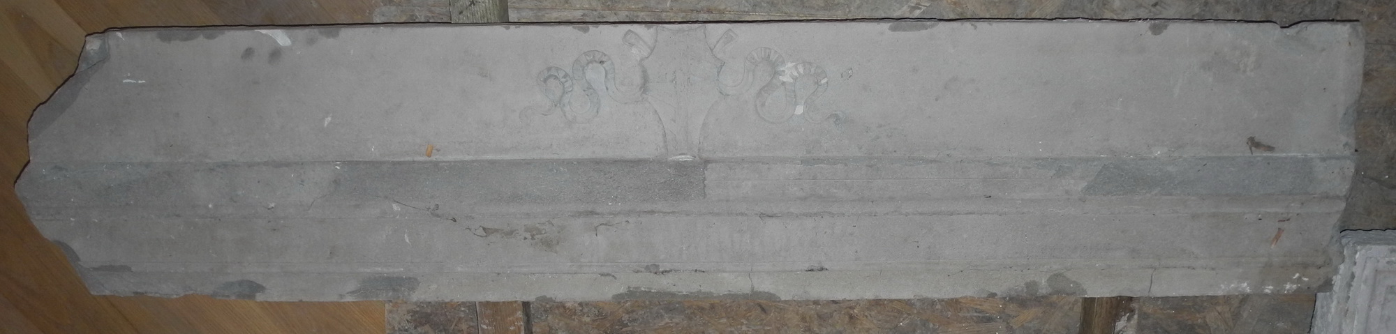stemma gentilizio di Federico da Montefeltro (architrave di caminetto, frammento) di Martini Francesco di Giorgio (attribuito) - ambito Italia centrale (seconda metà sec. XV)