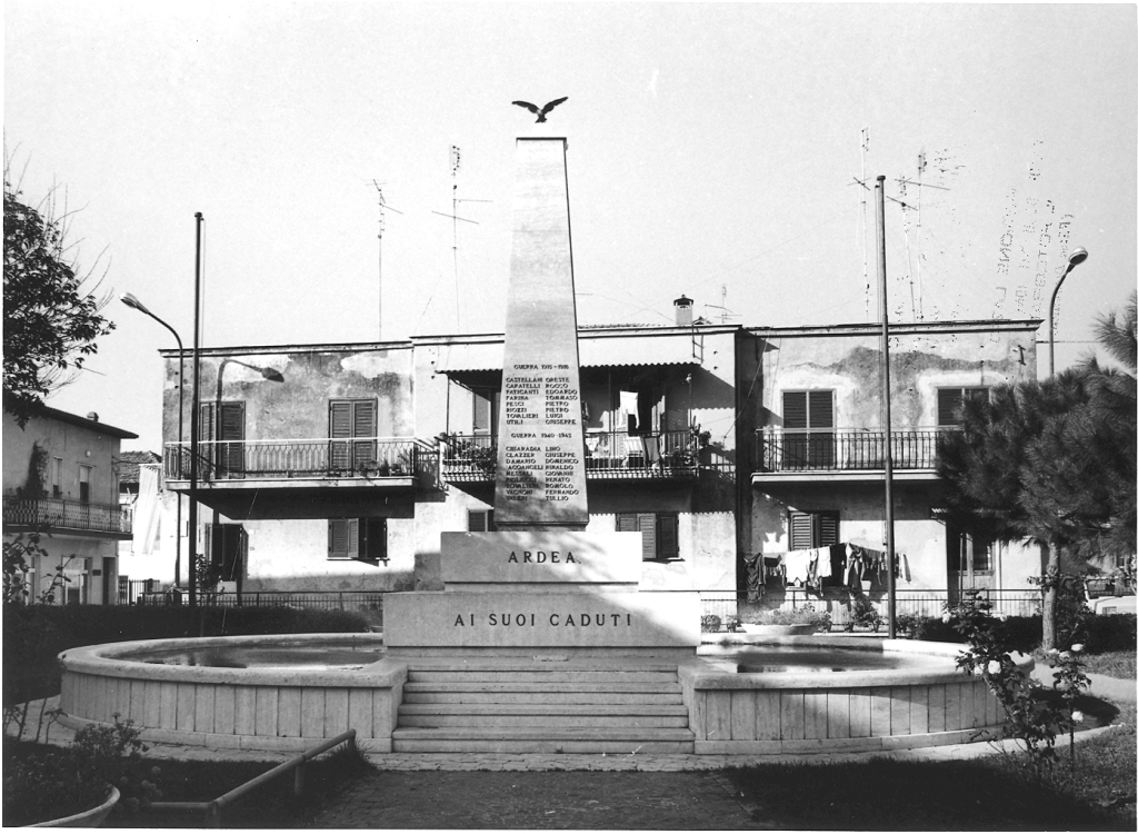 monumento ai caduti - a fontana - ambito romano (sec. XX)