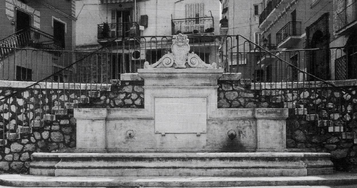 monumento ai caduti - a fontana - ambito laziale (sec. XX)