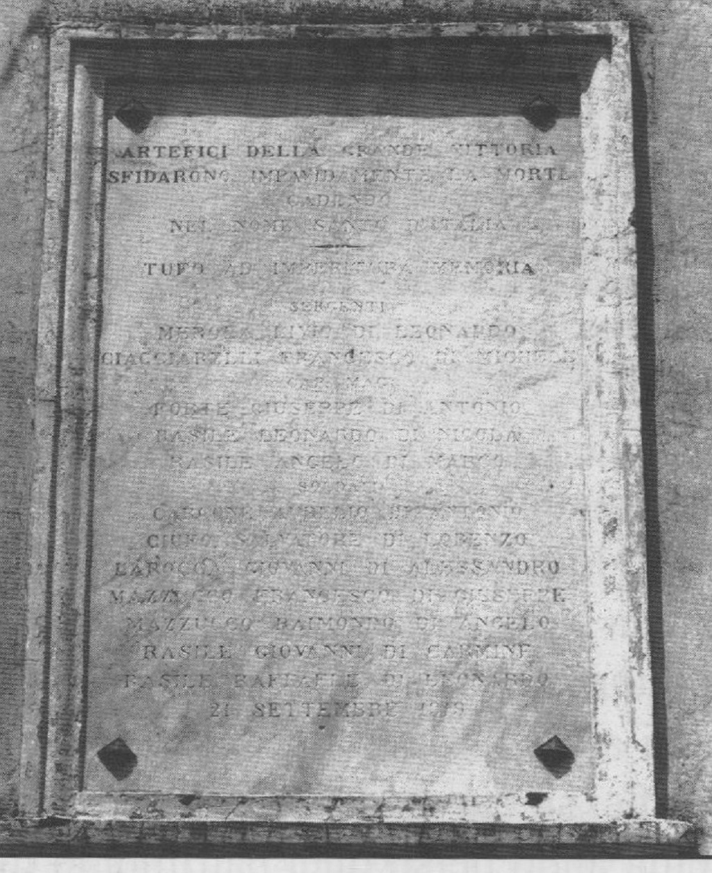lapide commemorativa ai caduti - ambito laziale (sec. XX)