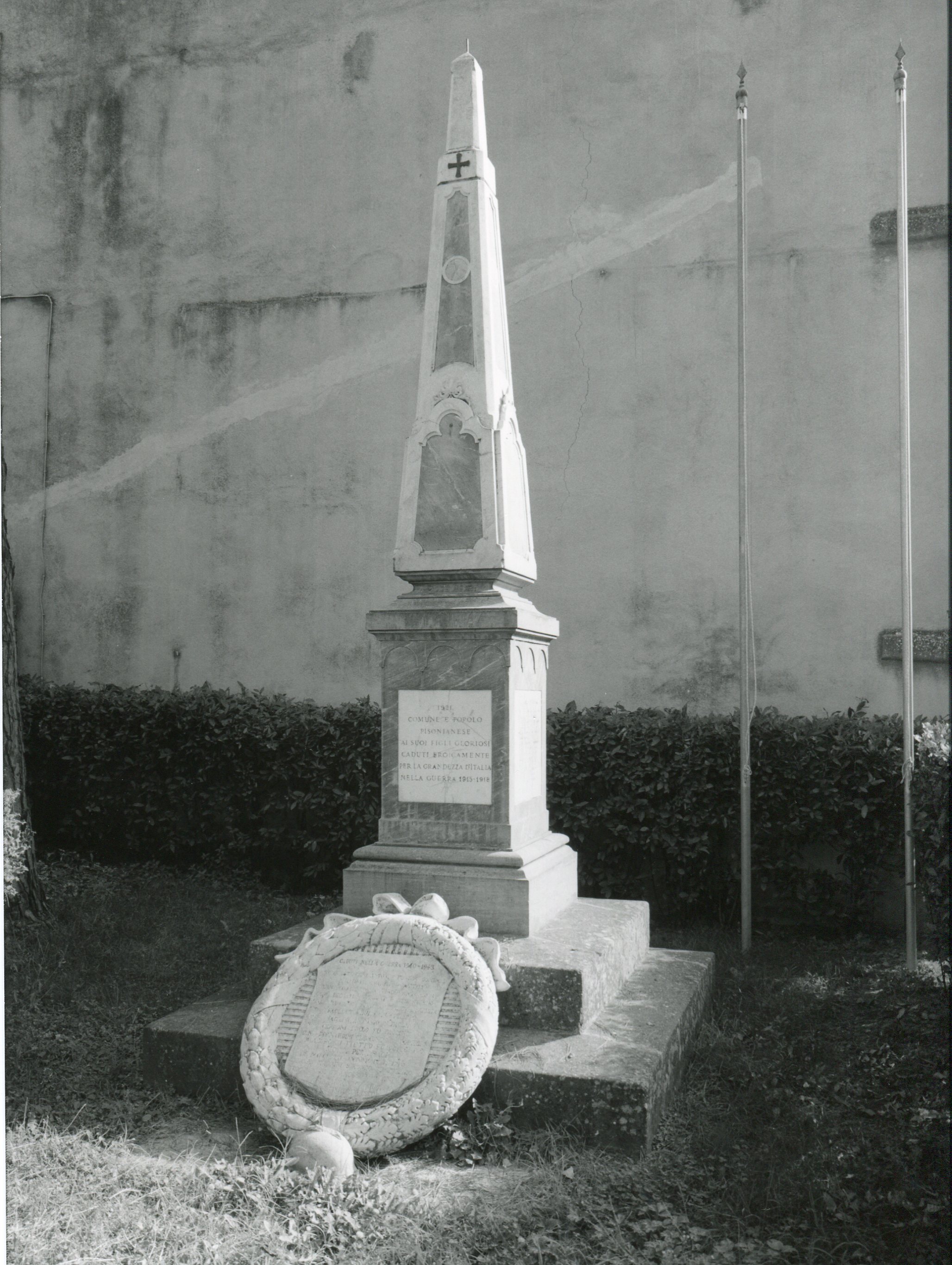 monumento ai caduti - ad obelisco di Biondi Antonio (sec. XX)