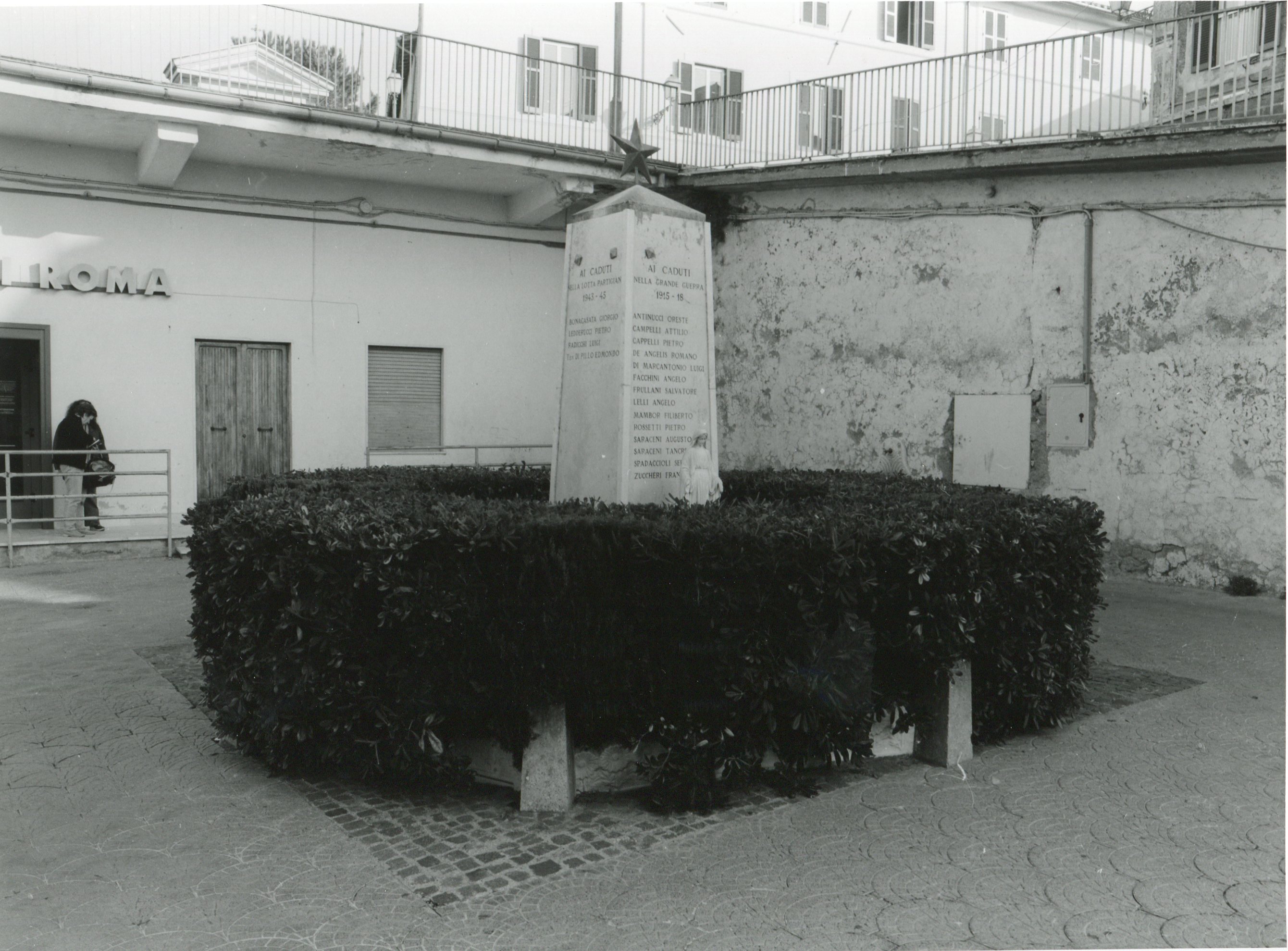 monumento ai caduti - ad obelisco - ambito laziale (sec. XX)