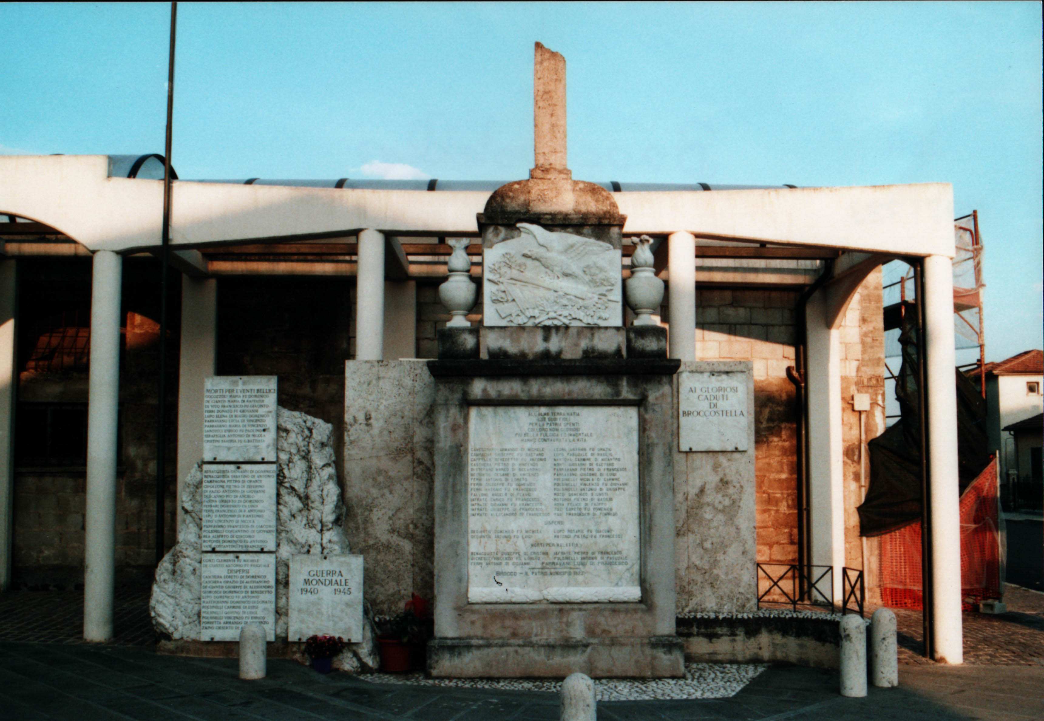 allegoria della Vittoria come aquila (monumento ai caduti) - ambito laziale (sec. XX)