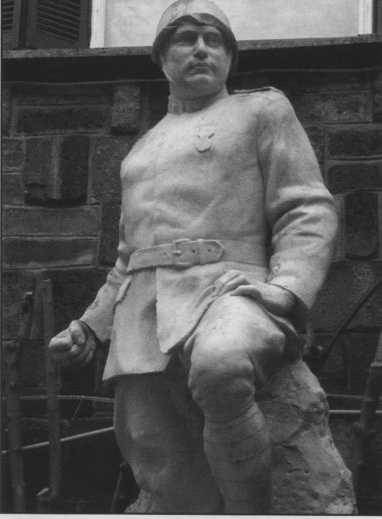 ritratto di Norberto Turriziani, figura di soldato: fante (monumento ai caduti) di Bazzani Cesare (sec. XX)