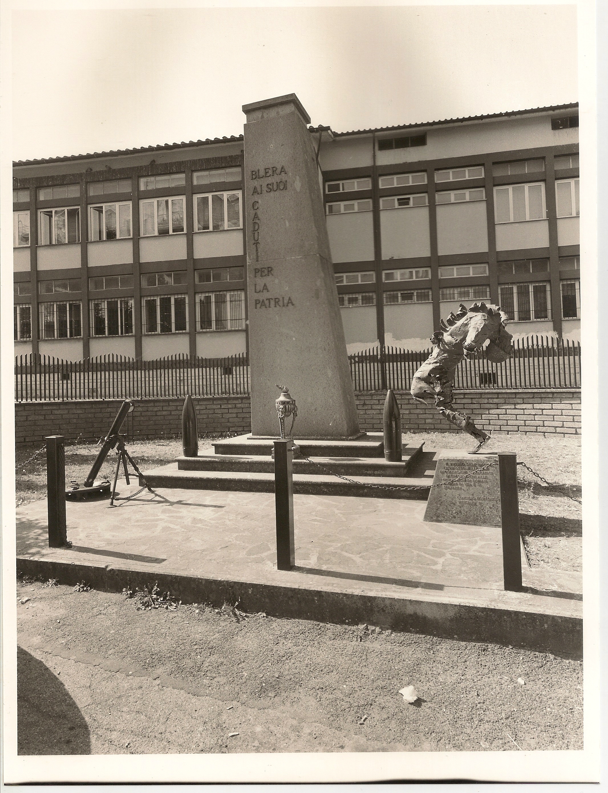 morte del soldato (monumento ai caduti) di Narduzzi Domenico (sec. XX)