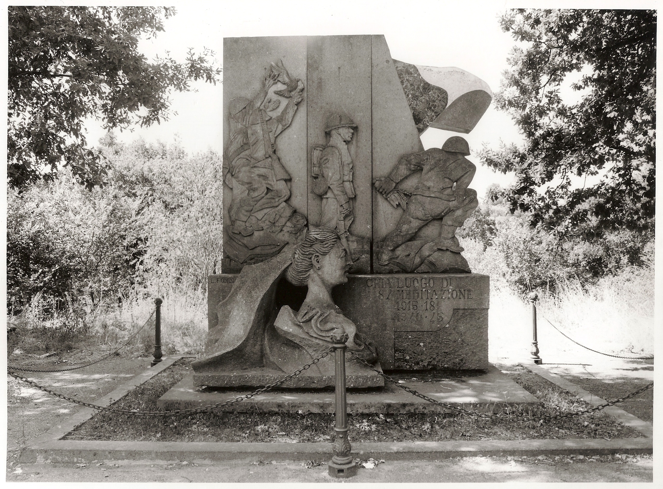 figure di soldati in combattimento, figure di soldati: fanti (monumento ai caduti) - ambito viterbese (sec. XX)