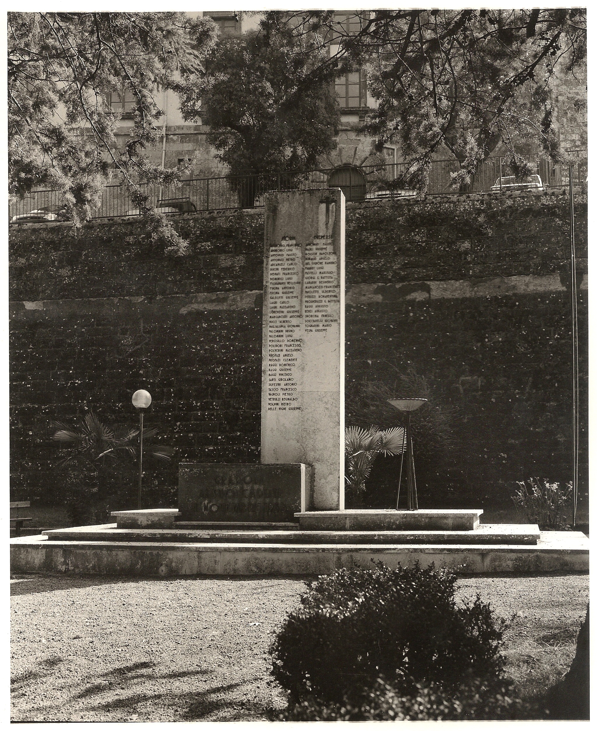 monumento ai caduti - a stele - ambito viterbese (sec. XX)