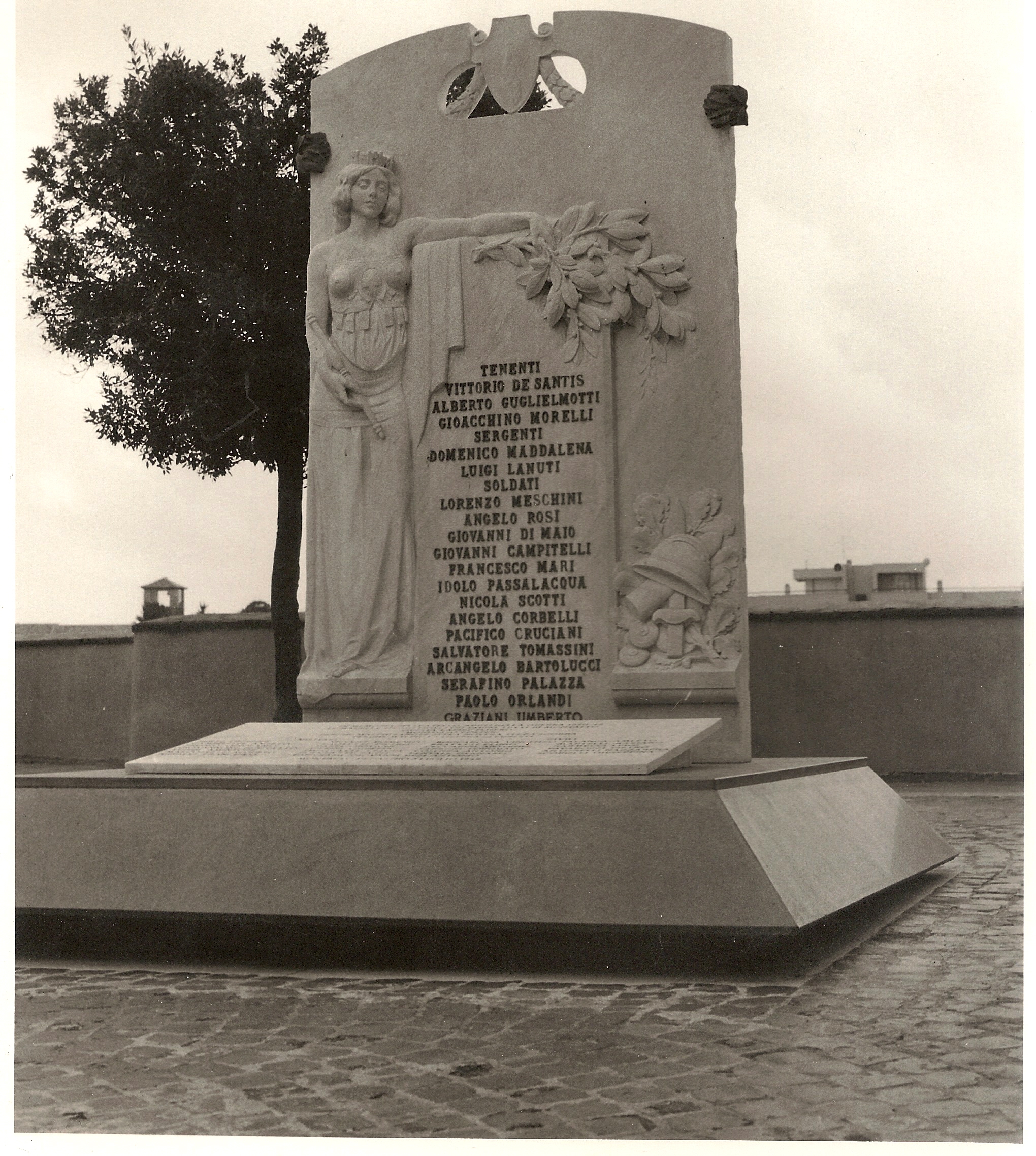 allegoria della Patria (monumento ai caduti - a stele) - ambito viterbese (sec. XX)