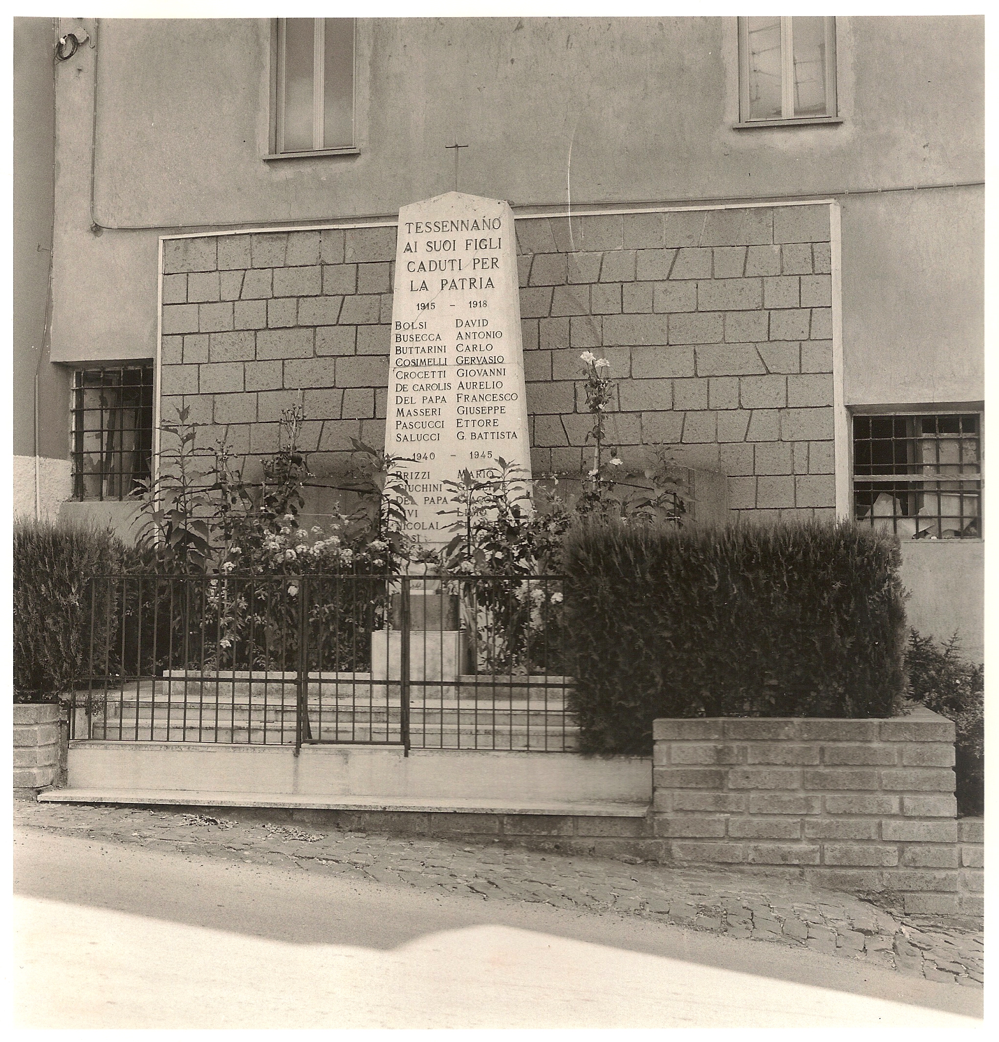 monumento ai caduti - a stele - ambito viterbese (sec. XX)