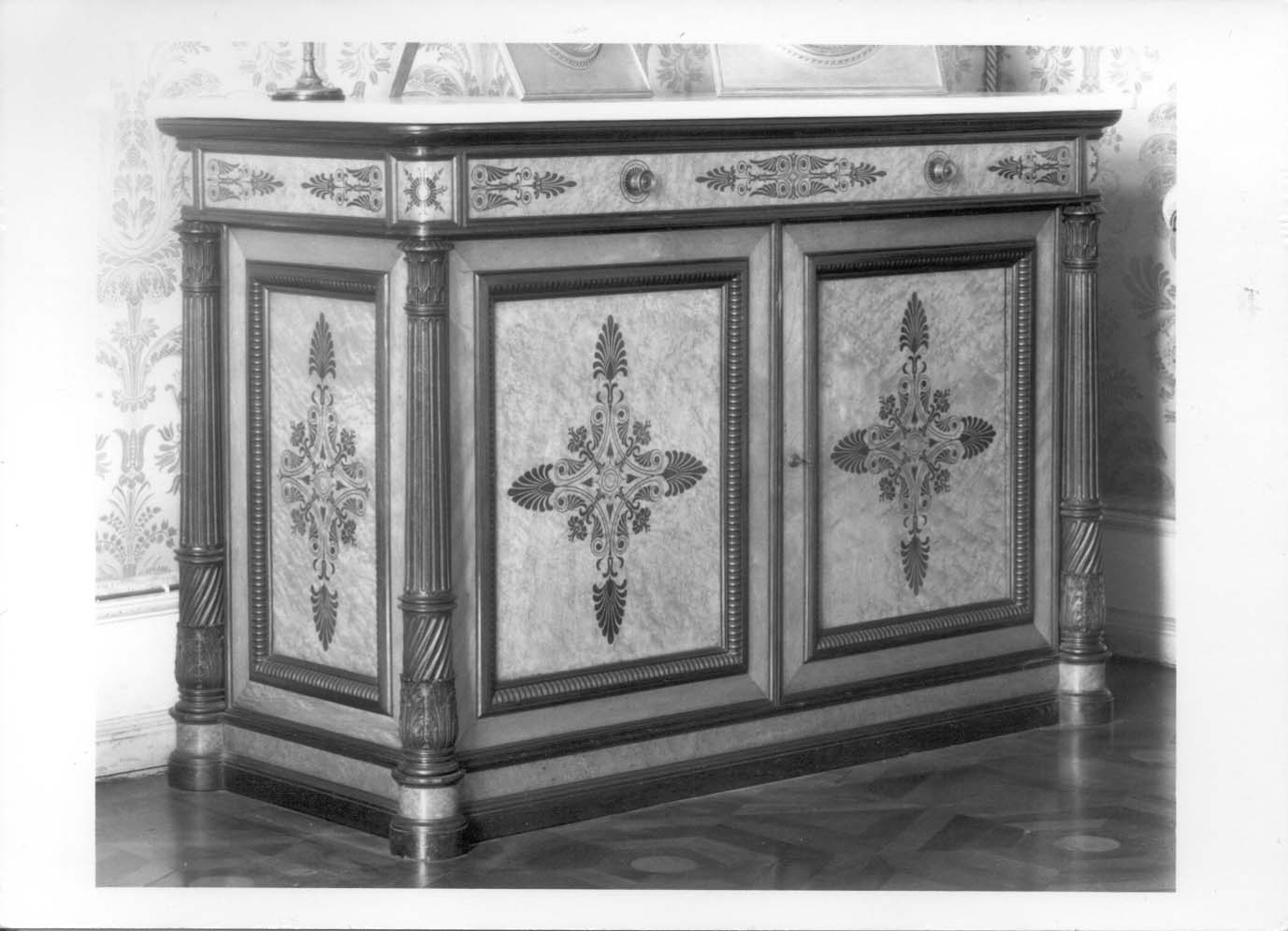 comò, opera isolata di Palagi Pelagio, Capello Gabriele detto Moncalvo (secondo quarto sec. XIX)