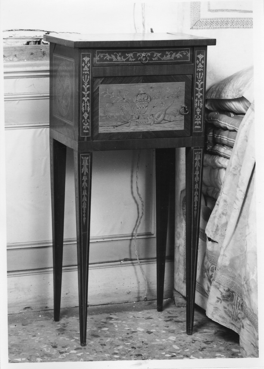 comodino, serie di Ravelli Ignazio, Ravelli Luigi (bottega) - ambito vercellese (fine sec. XVIII)