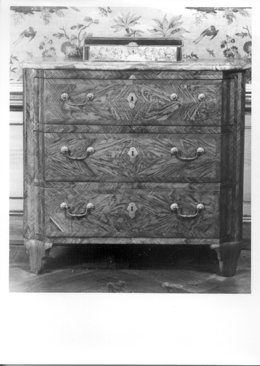 cassettone, serie - ambito piemontese (terzo quarto sec. XVIII)