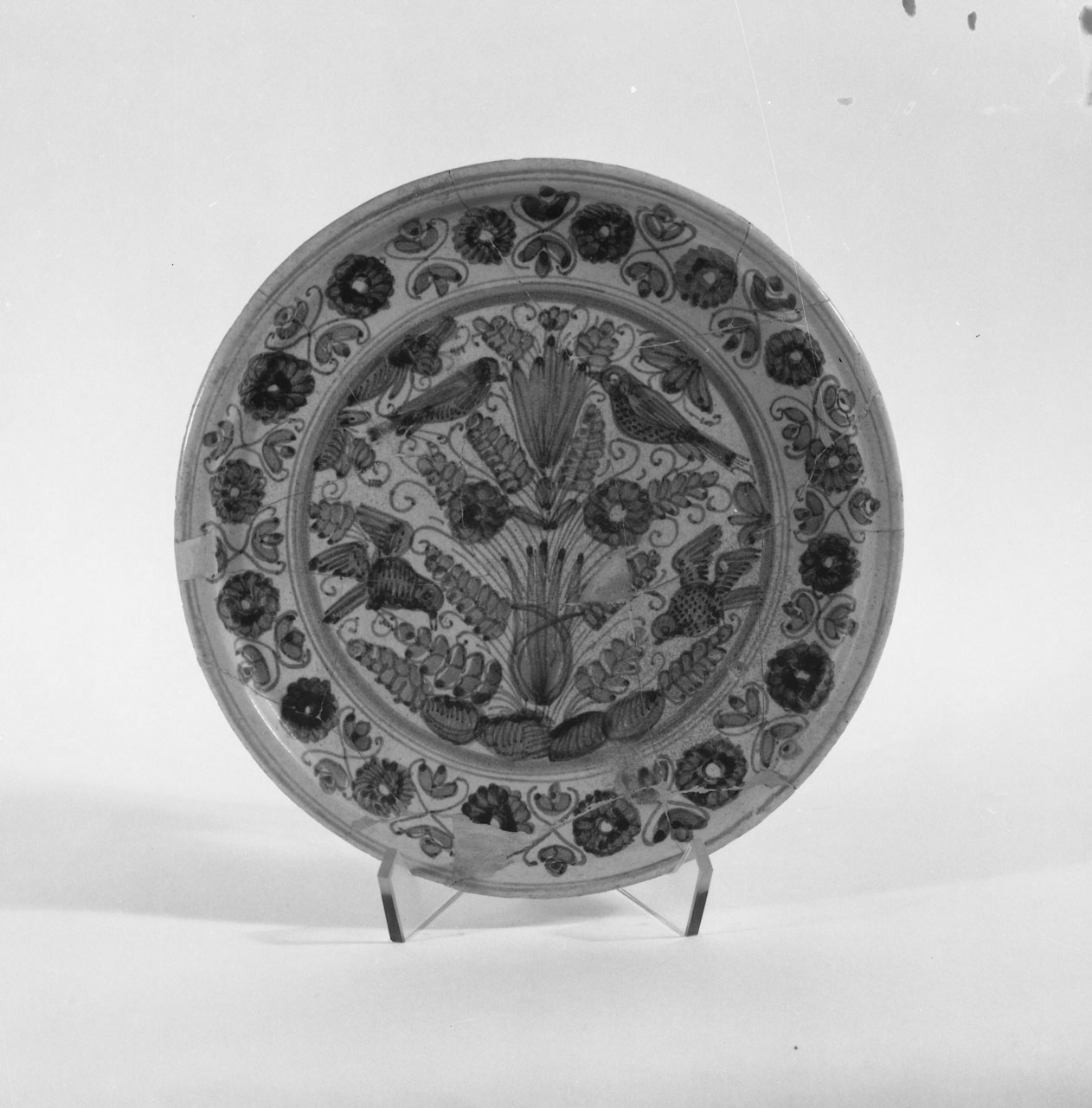 alzata - bottega derutese (seconda metà sec. XVII)