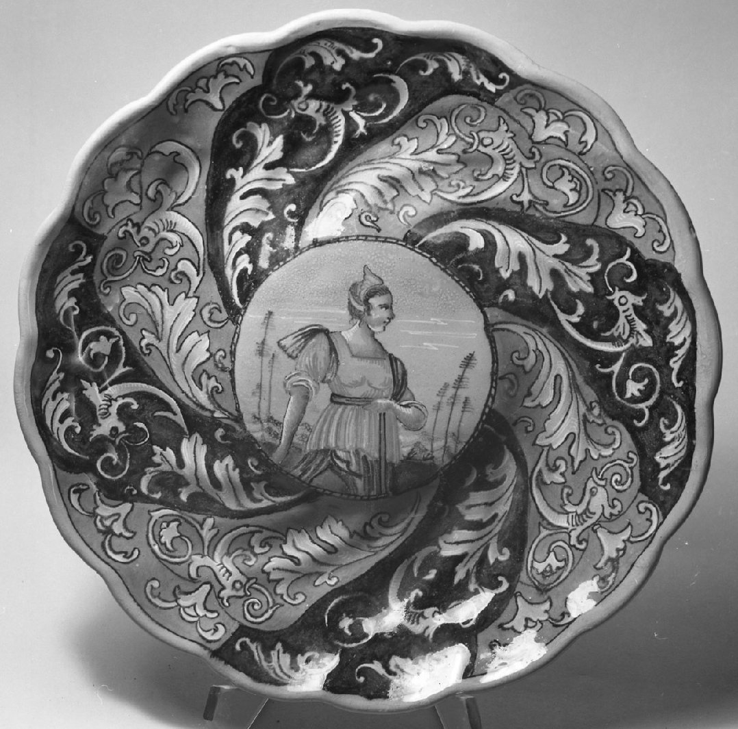 figura femminile (alzata) - bottega pesarese (fine/ inizio secc. XIX/ XX)