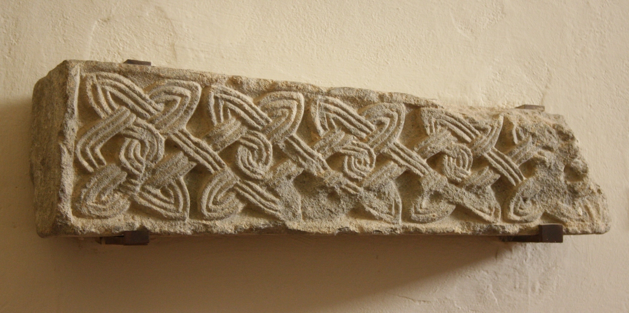 fregio (scultura, frammento) - bottega aretina (fine/ inizio secc. XI/ XII)