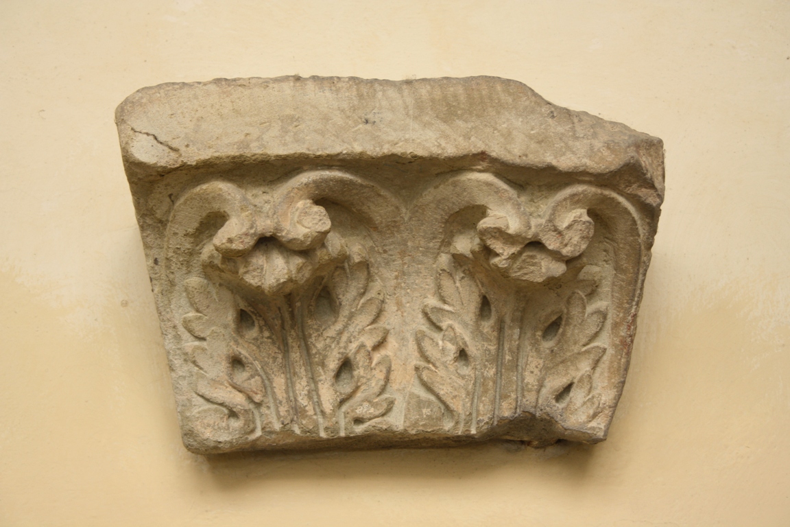 pilastro, frammento - bottega aretina (sec. XIII)