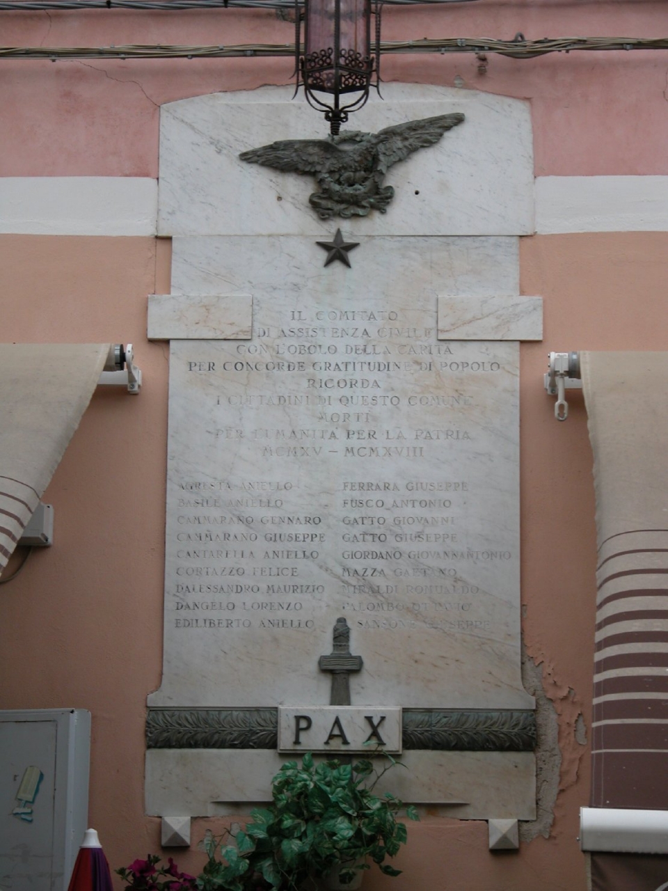 allegoria della Vittoria come aquila (lapide commemorativa ai caduti) - bottega Italia centro-meridionale (sec. XX)