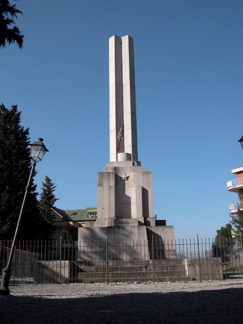 monumento ai caduti - ad obelisco di Chiaromonte Gaetano (sec. XX)