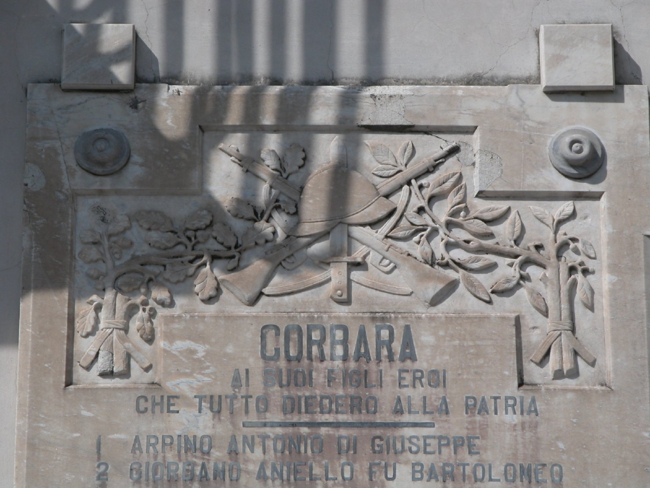 lapide commemorativa ai caduti - bottega Italia centro-meridionale (sec. XX)