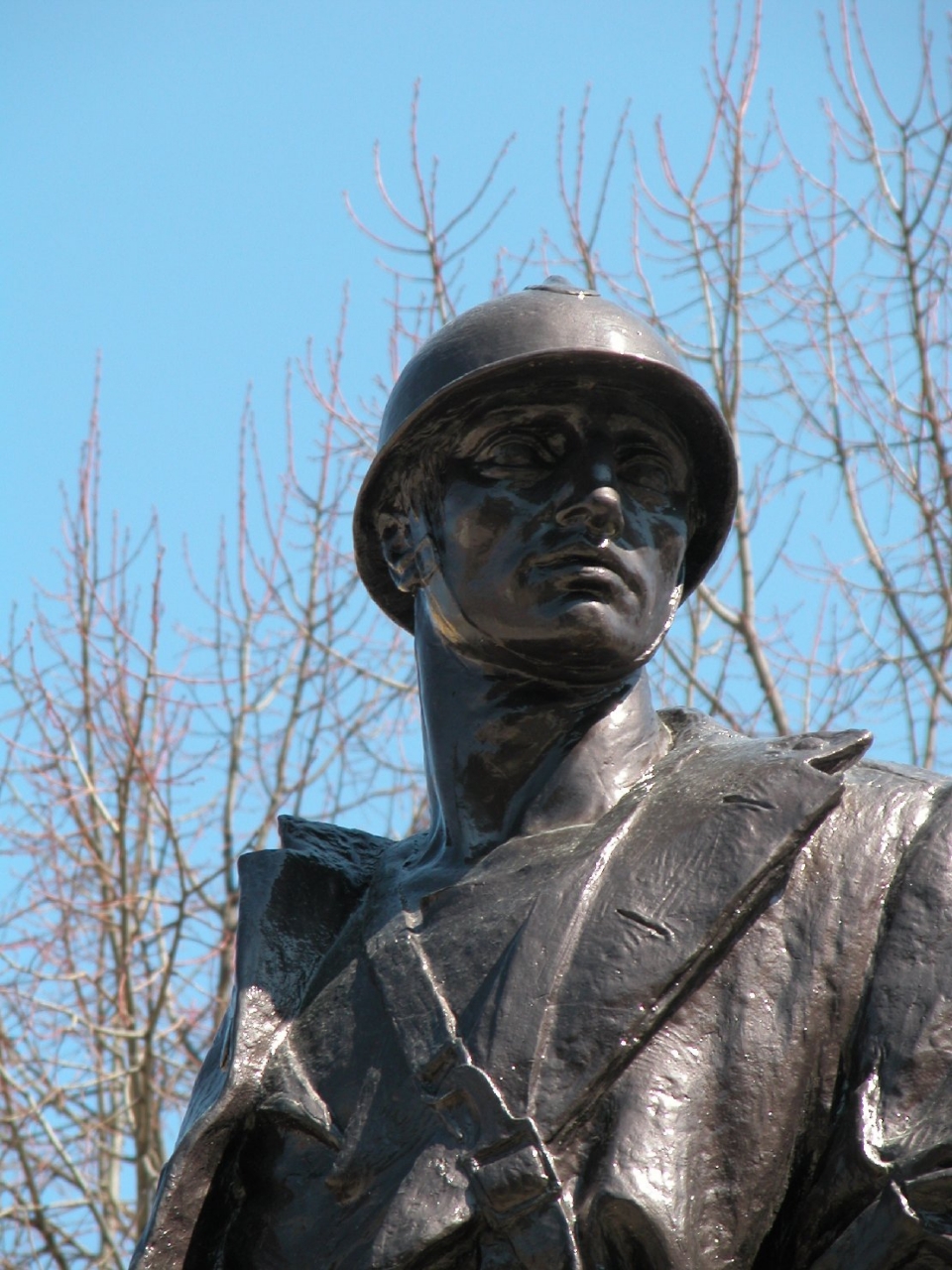 figura di soldato: fante (monumento ai caduti - a cippo) di Rancher Umberto (sec. XX)