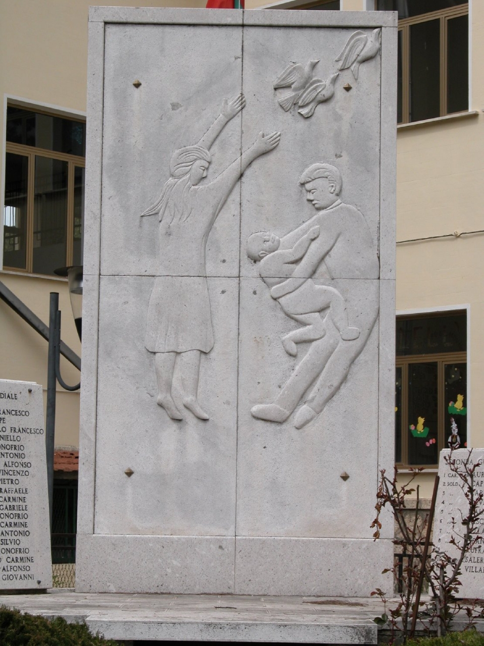 monumento ai caduti - a stele di Bove Giovanni (sec. XX)
