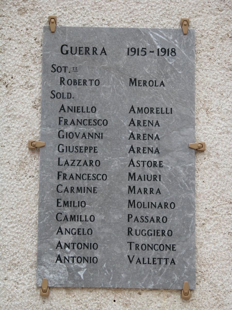 morte del soldato (monumento ai caduti - a cippo) di Ditta Serpone s.r.l (sec. XX)