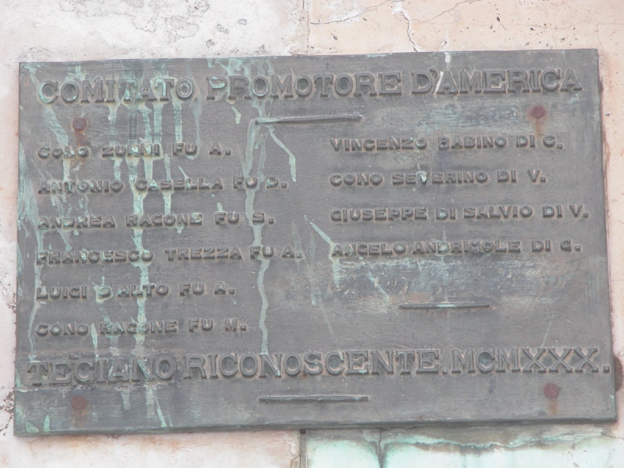 allegoria della Vittoria, figura di soldato in combattimento, morte del soldato (monumento ai caduti - ad obelisco) di Pirolo Torelli Donato, Fonderia Laganà (sec. XX)