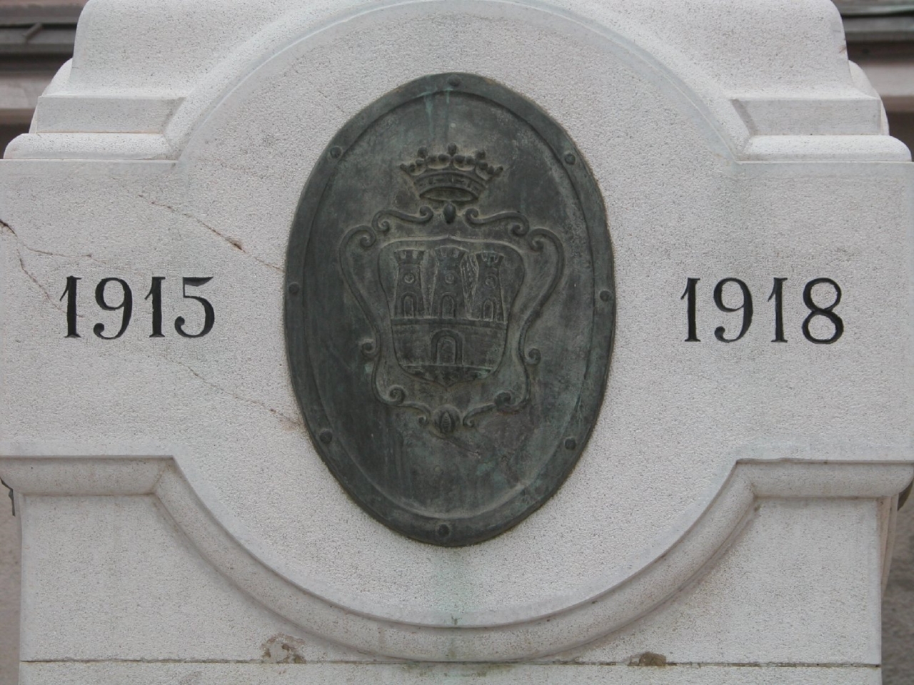 allegoria del sacrificio del soldato per la Patria (monumento ai caduti - a obelisco) di Tamagnini Torquato, Fonderia Laganà (sec. XX)
