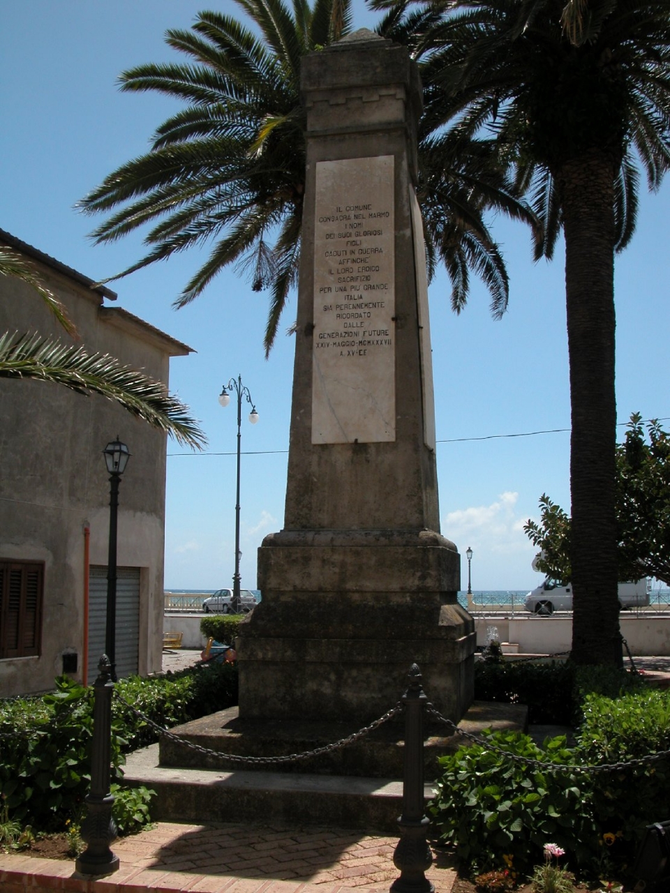 monumento ai caduti - a obelisco - bottega Italia centro-meridionale (sec. XX)