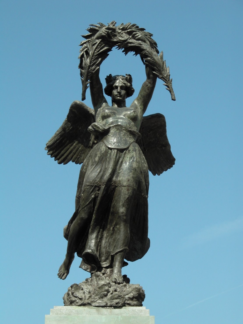 allegoria della Vittoria (statua) di Sindoni Turillo, Fonderia Laganà (sec. XX)
