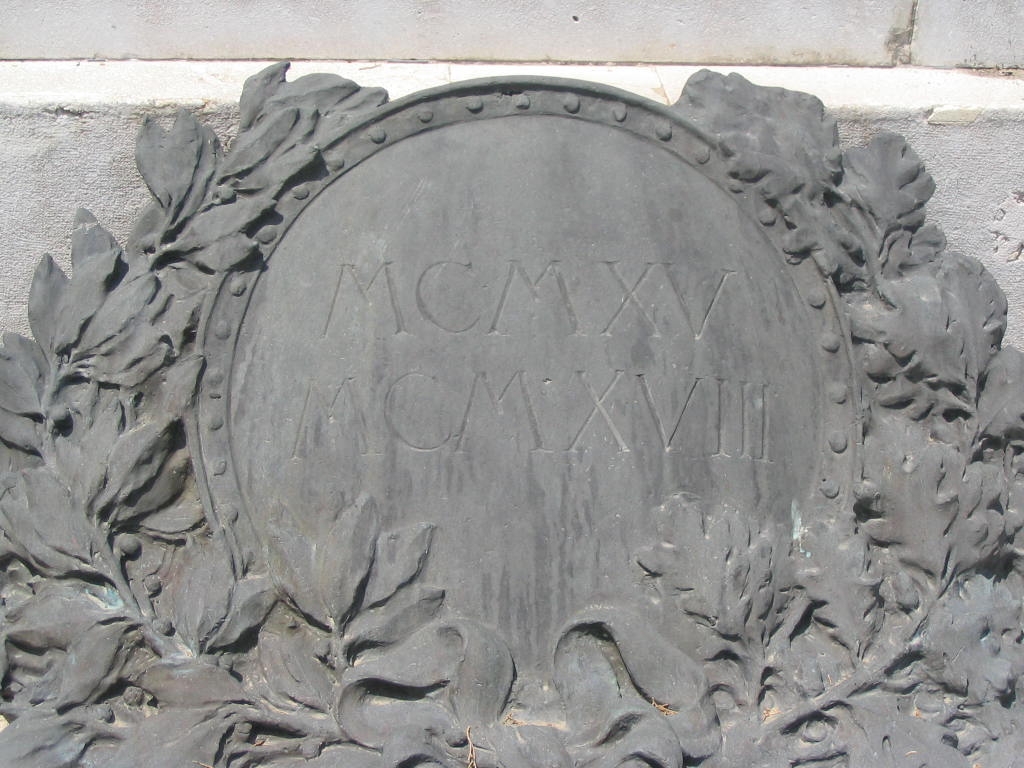 allegoria del soldato come eroe antico (monumento ai caduti - ad ara) di Mistruzzi Aurelio (sec. XX)