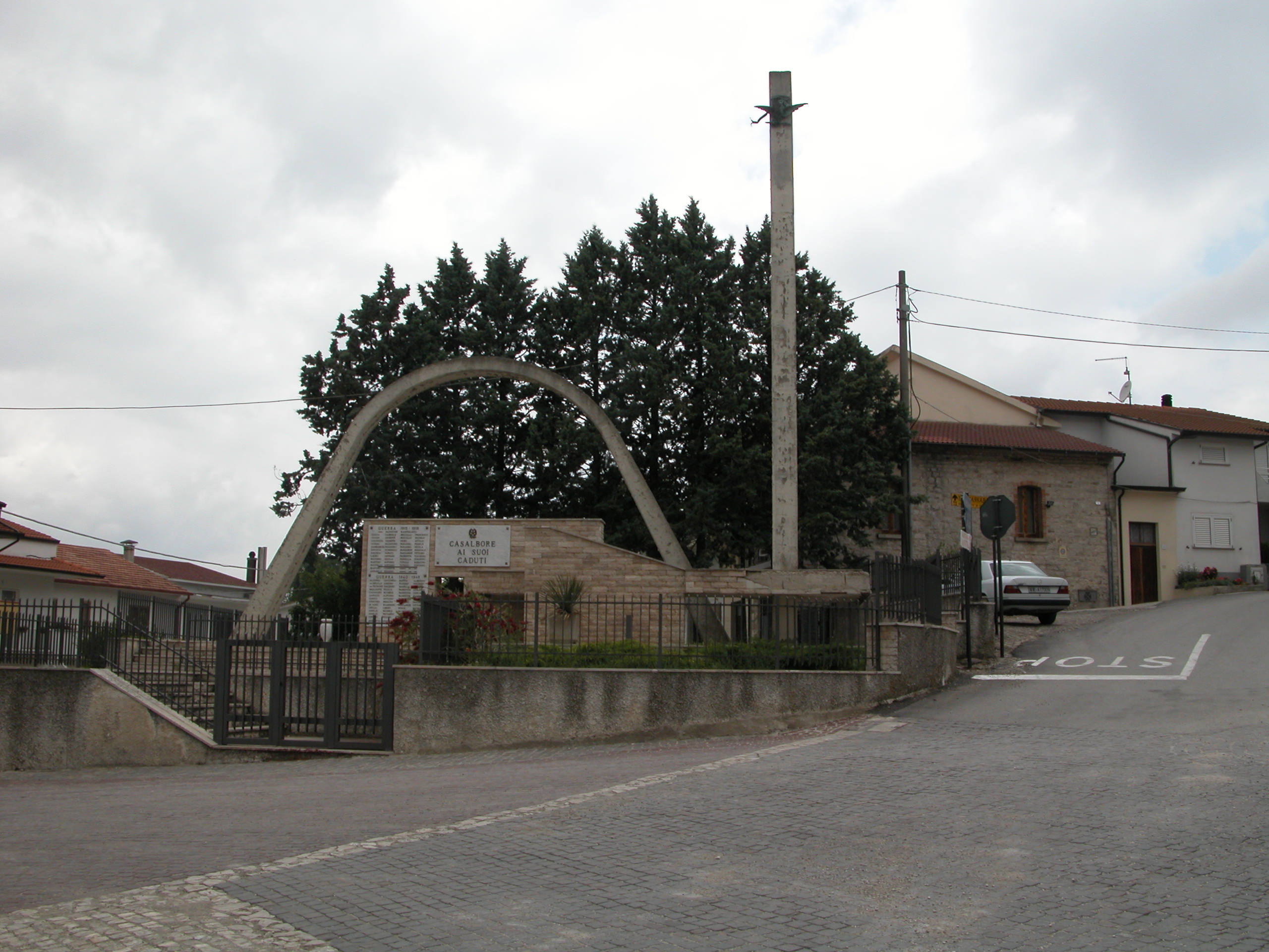 allegoria della Vittoria come aquila (monumento ai caduti - a fontana) - bottega Italia centro-meridionale (terzo quarto sec. XX)