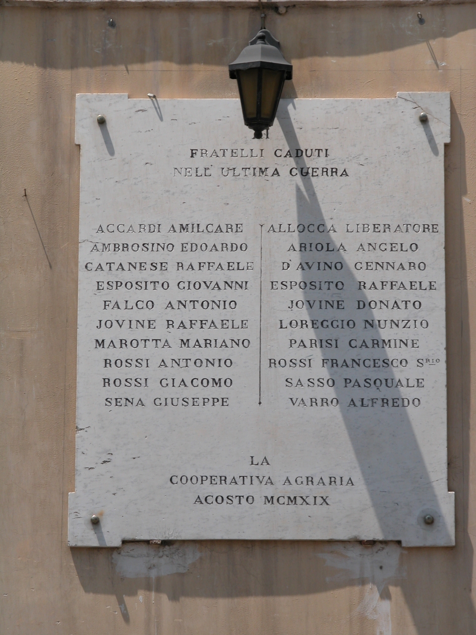 lapide commemorativa ai caduti - bottega campana (sec. XX)