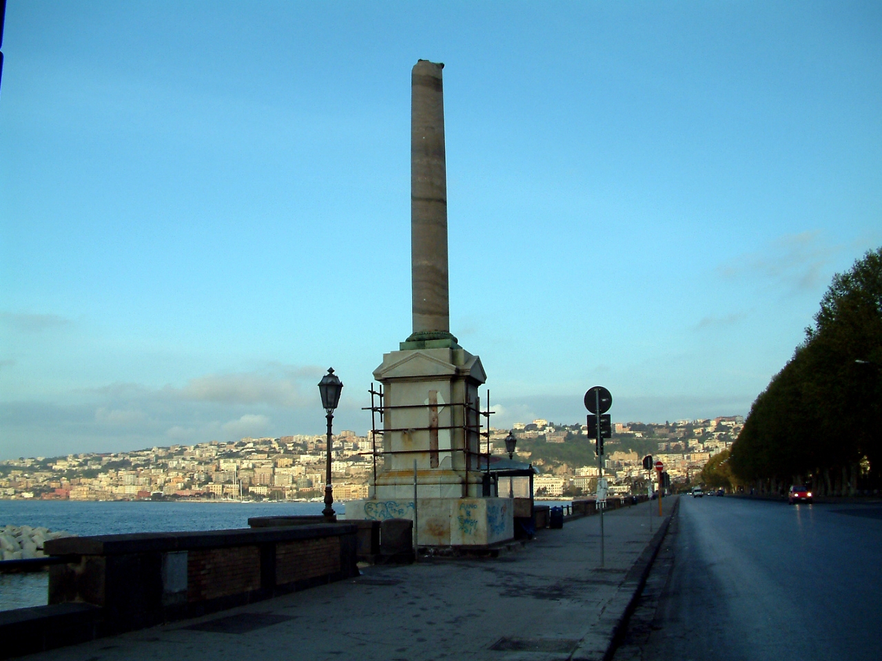 monumento ai caduti - a colonna spezzata - bottega napoletana (sec. XX)